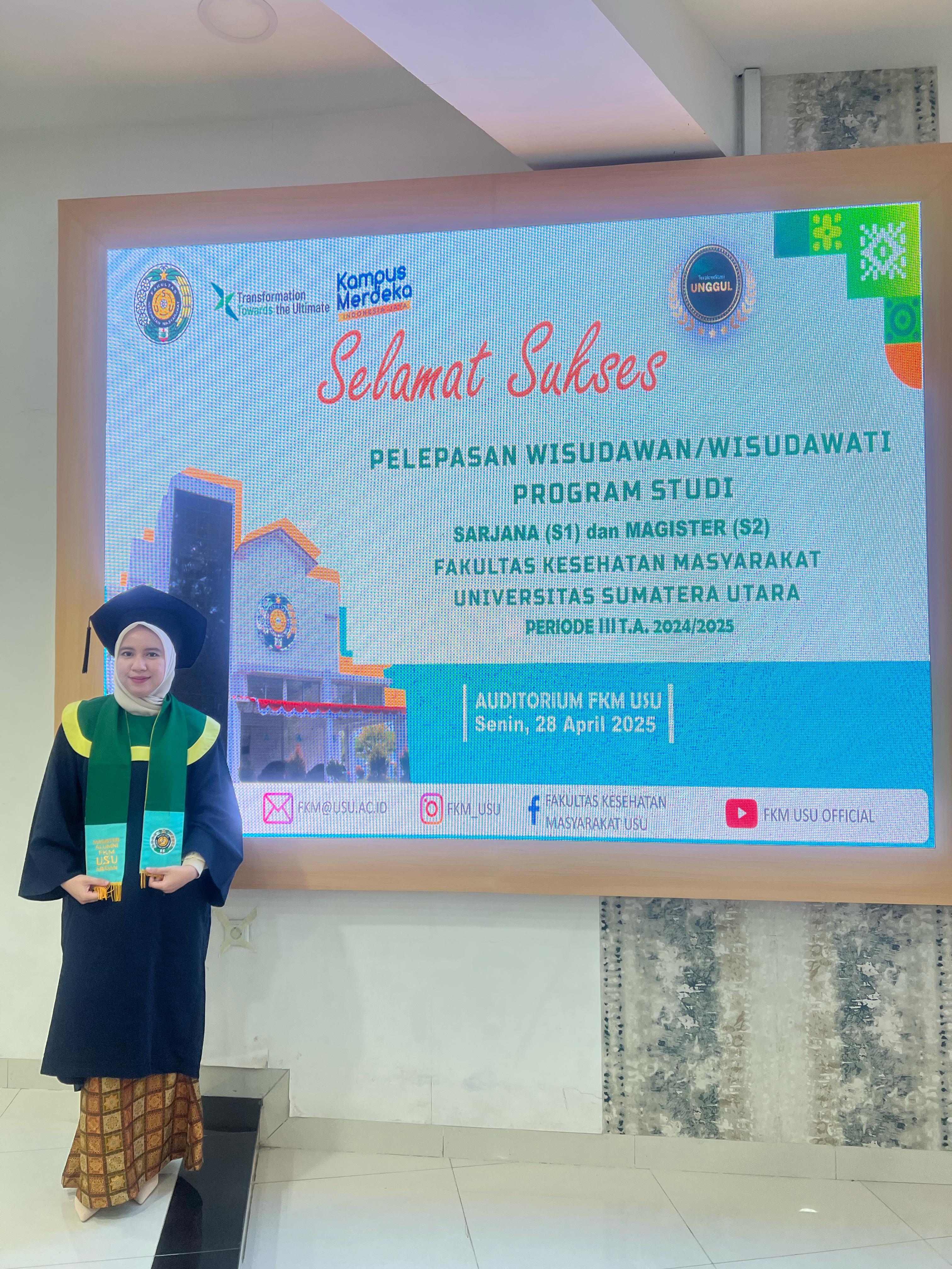 Ariantika in graduation cap and gown at the Universitas Sumatera Utara Faculty of Public Health commencement ceremony, April 2025